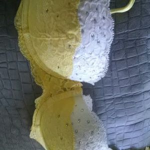 Victoria's Secret lace covered bra 36b